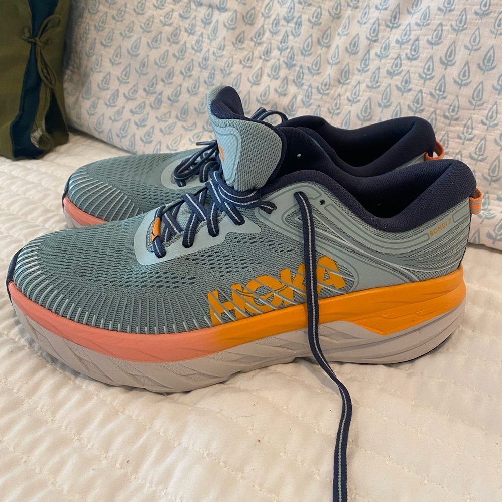 HOKA one one Bondi 7. Size 8.5 Women’s.